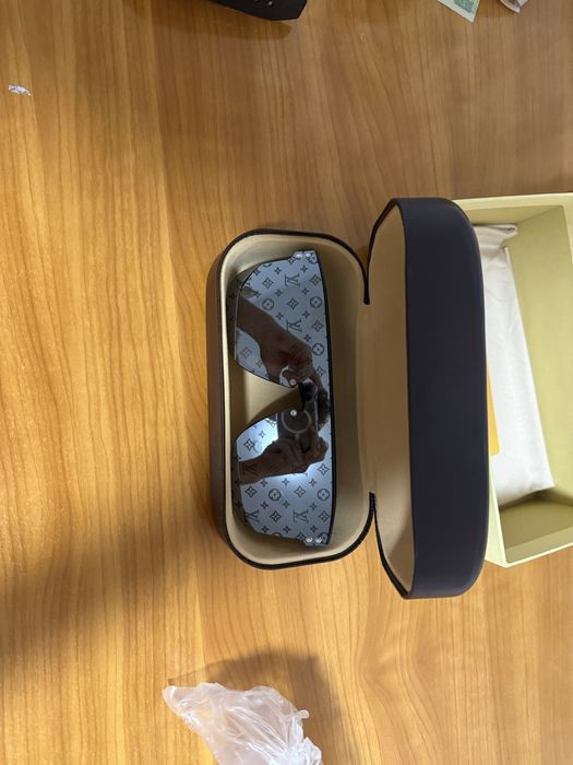 Vand ochelari Louis Vuitton,noi