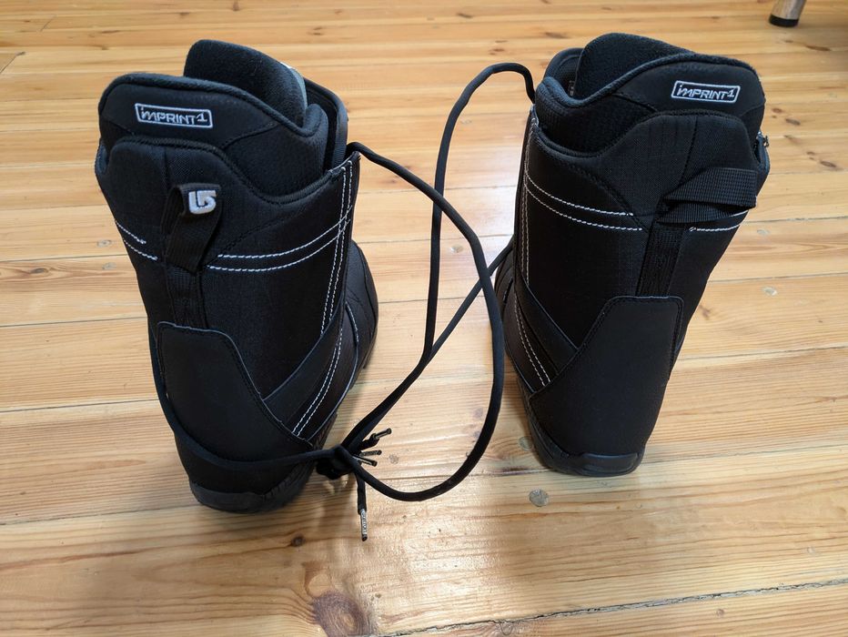Vând buți (boots) snowboard Burton model Invader folosiți puțin nr 43