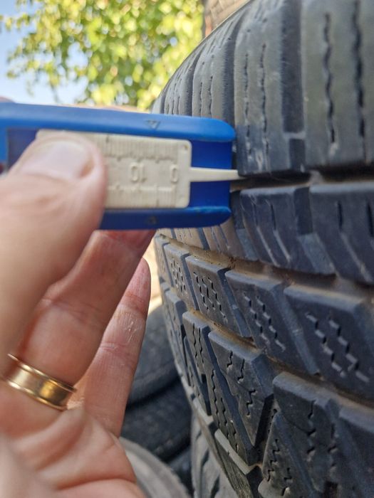 două cauciucuri; 225 55 18 de iarnă,m+s