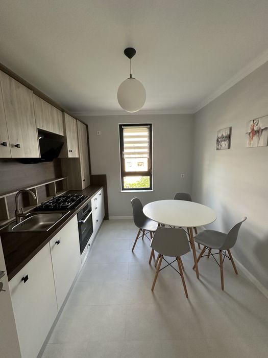 Apartament de inchiriat, 3 camere decomandat