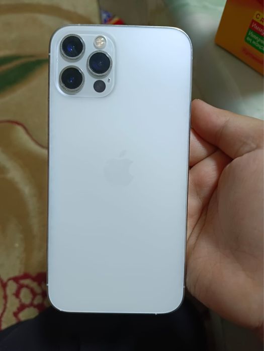 Продаётся айфон 12про