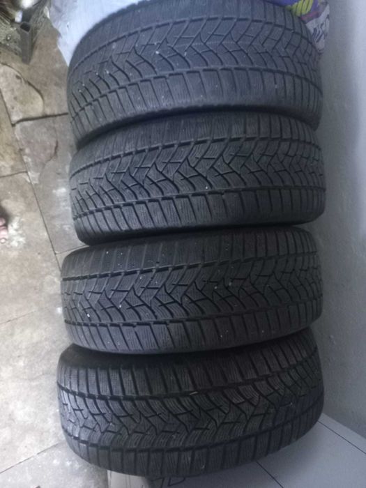 Vând 4 Anvelope iarnă DUNLOP WINTER SPORT 5 – 205/50 R17 93H