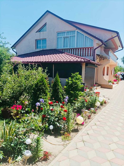 Vând Casa 5 camere si alte dependințe