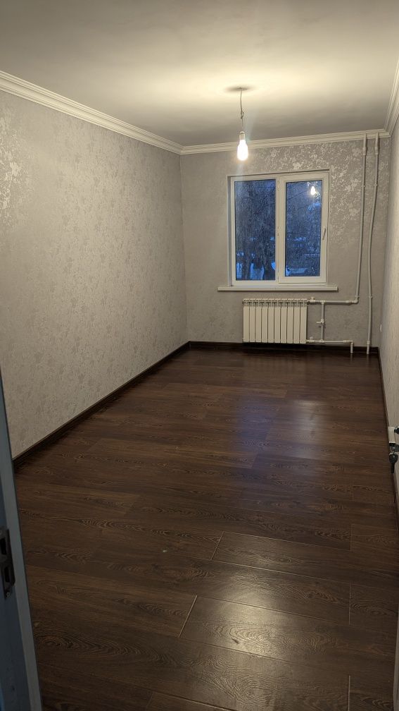 Фарҳод бозорига жуда яқин, 3 хонали квартира сотилади