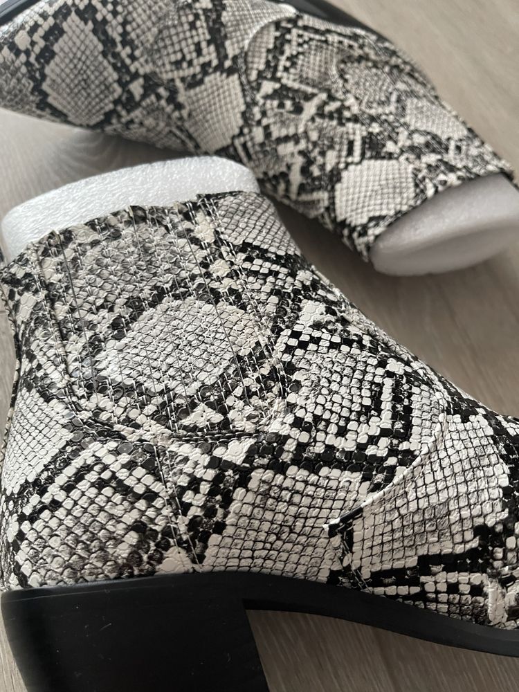 Botine snake print Benaza