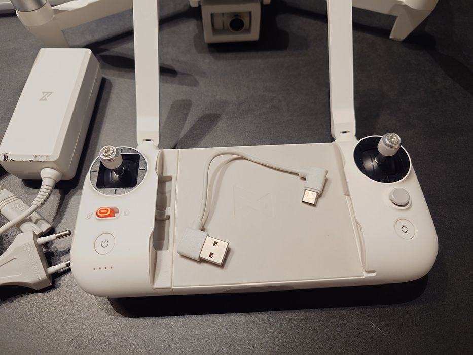 Drona 4K Fimi X8 SE & accesorii, schimb cu obiective Sony.