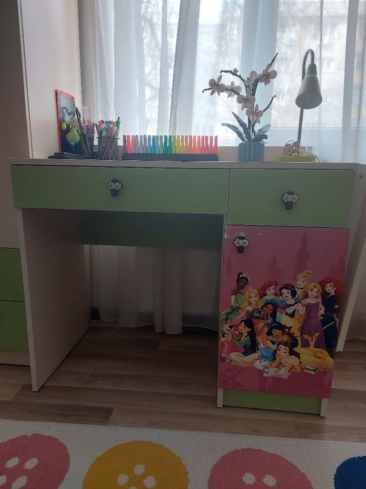 Vand mobilier complet camera copii