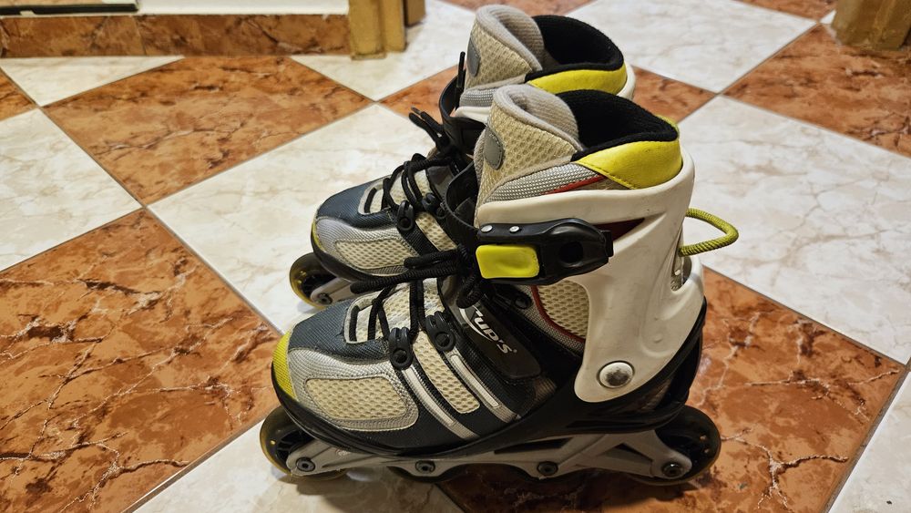 Vând role mărime reglabila