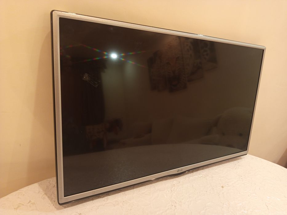 Продам / телевизор / .