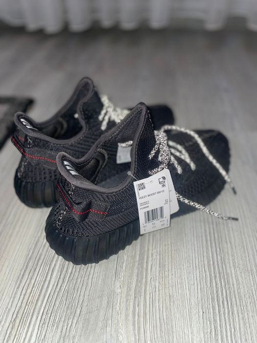 Yeezy 350v2 black reflective