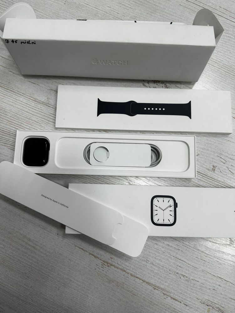 Часы Apple Watch 7