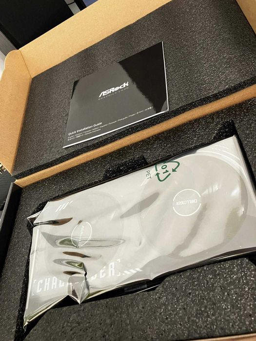 Ryzen 5 5600X RX 9060 XT 16GB Нова 64GB RAM 512 SSD Геймърски компютър