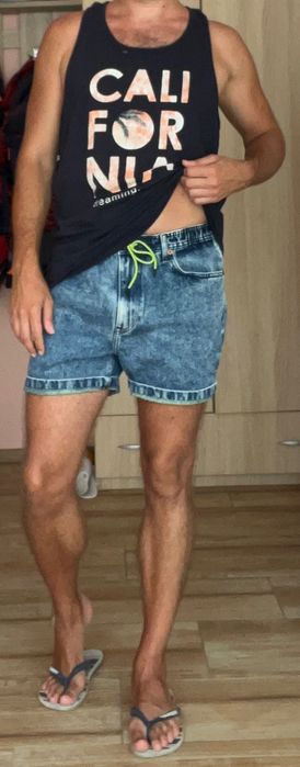 Продавцам къси панталонки Boss