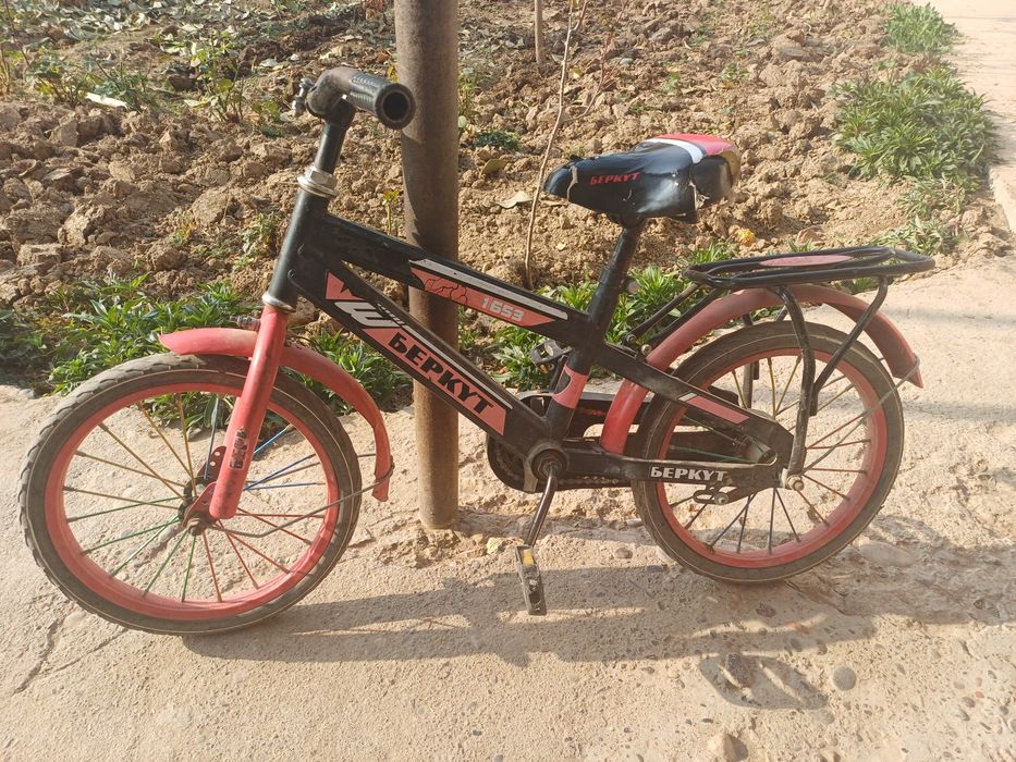Детский велосипед сотилади.