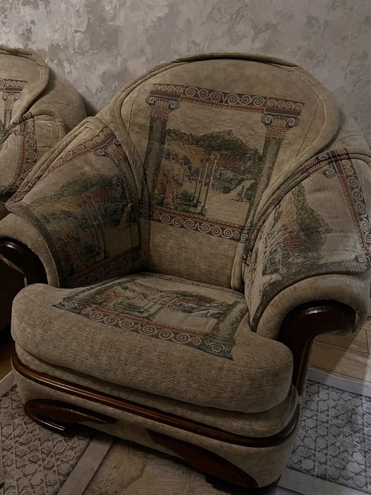 Диван и два кресла