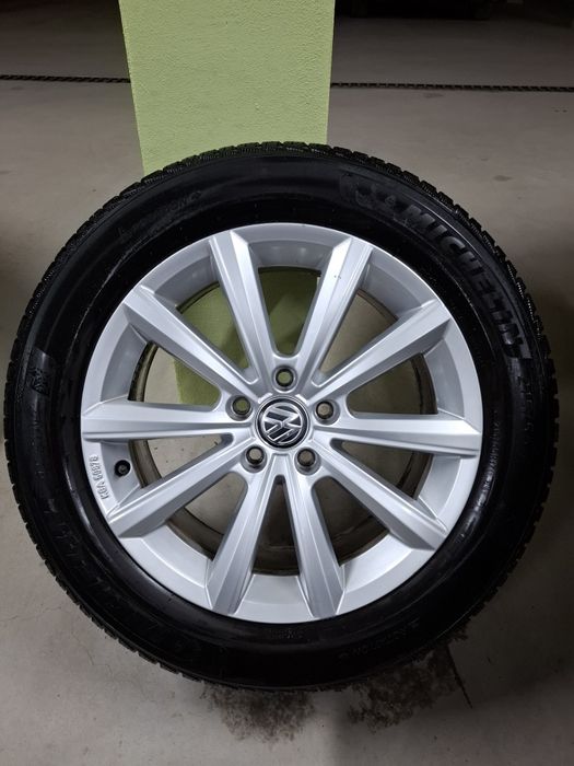 Оригинални лети джанти VW 17" с  нови зимни гуми Michelin Alpin 7