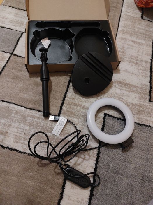 Lampă tip Ring Light NEEWER BASICS BR60 - 5 Inchi, cu Stand de Birou,