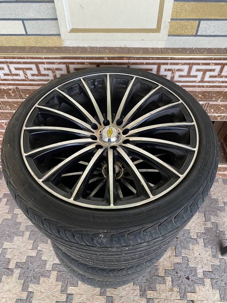 Diska 215/40 R18