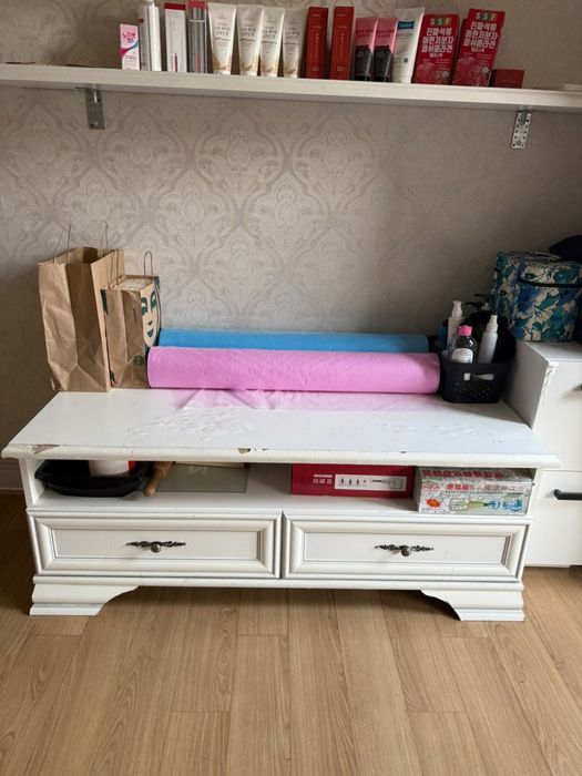 Срочно продам мебель для салона