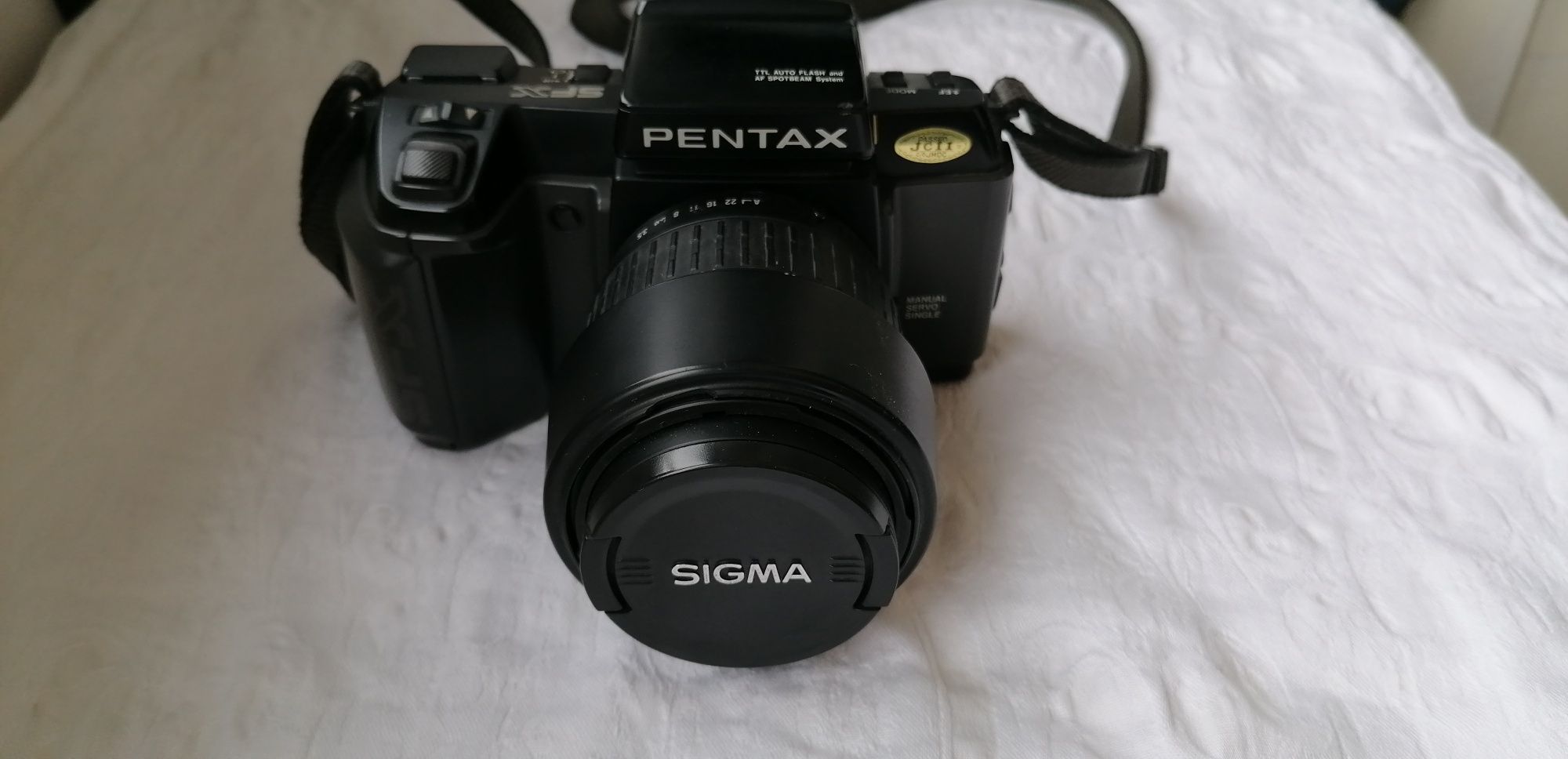 Aparat foto slr Pentax SFX cu obiectiv sigma 28-80mm macro