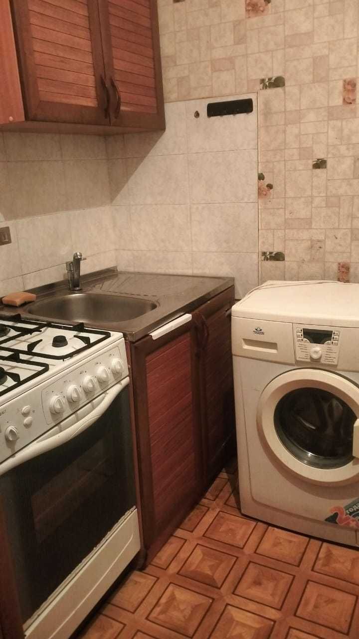 Продам 2 комнатную  квартиру  на 7 мкр 4/5 эт