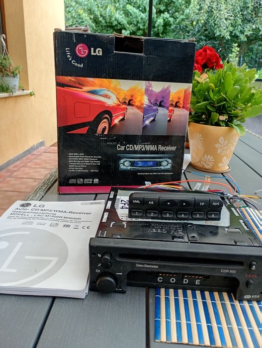 De vânzare radio cd auto LG nou..