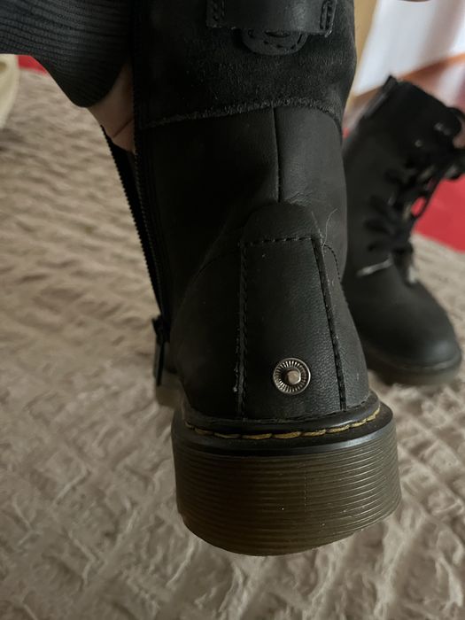 Bocanci dr martens imblaniti