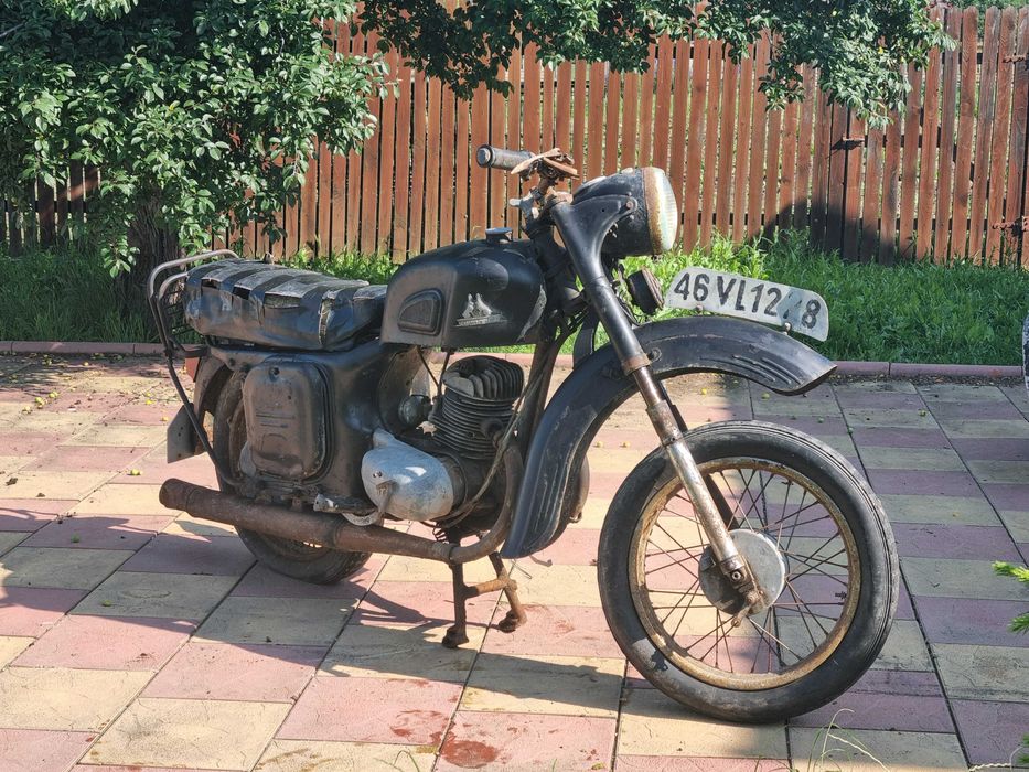 Motocicleta k 175 cu atas SOVIETICA