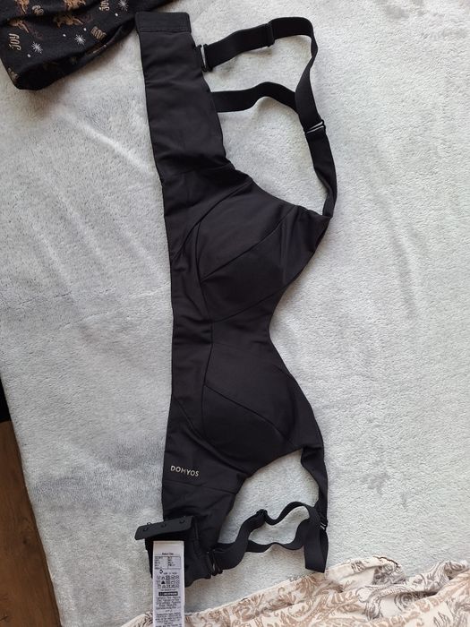 Спортно Бюстие и спортен клин domyos