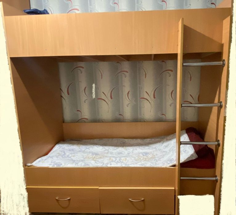 Двухярусная кровать