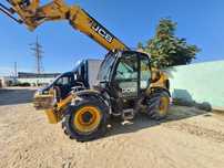 телескопический погрузчик JCB