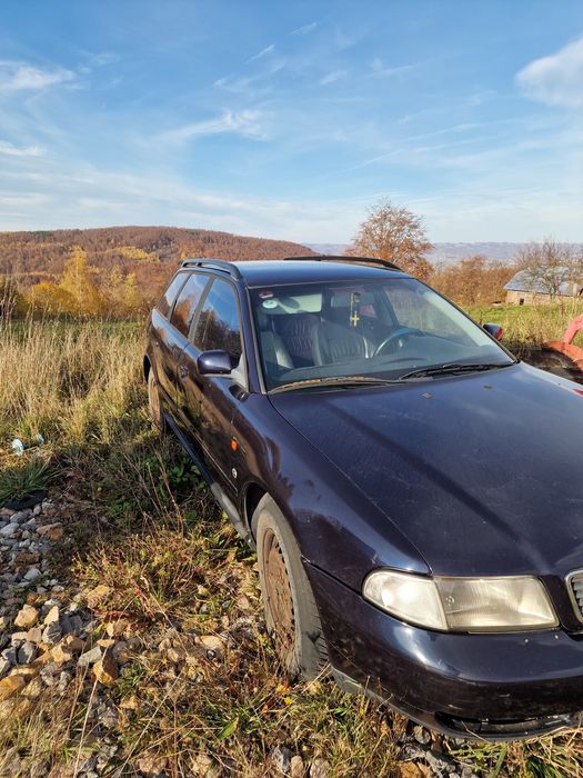 Vând mașină pentru Rabla.