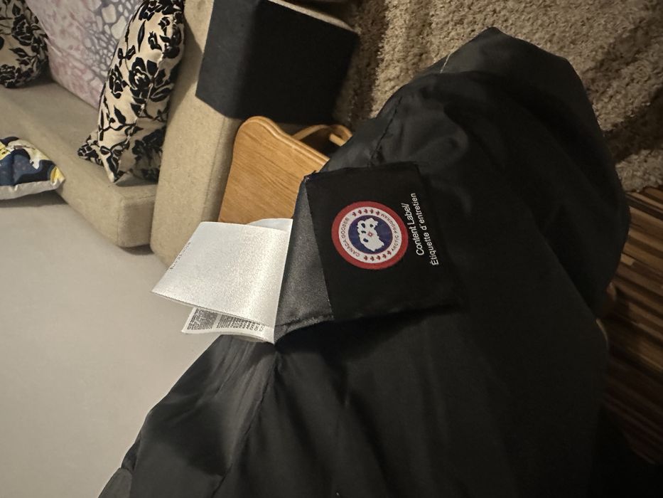Vand geaca canada goose