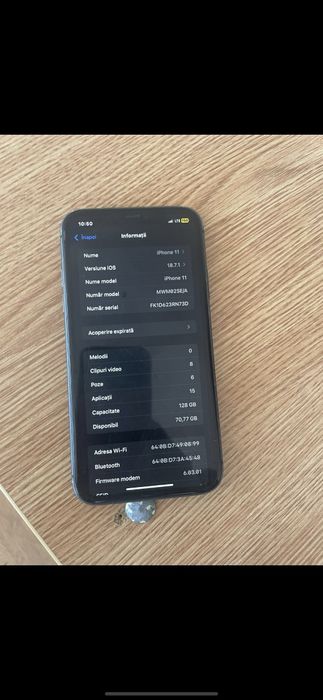 Vand Iphone 11 negru ,128 gb