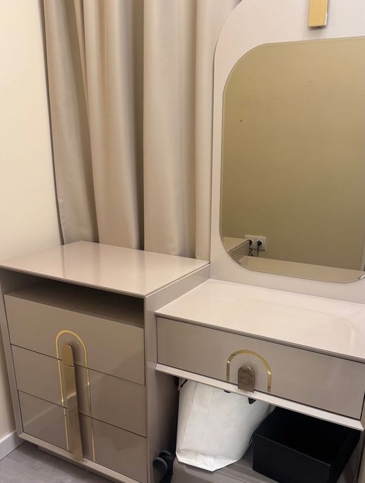 Дизайнерска тоалетка