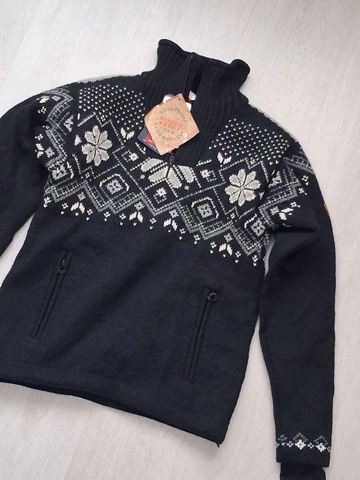 Vand Pulover Gros Norvegia  Nou cu Eticheta  marime S Barbati