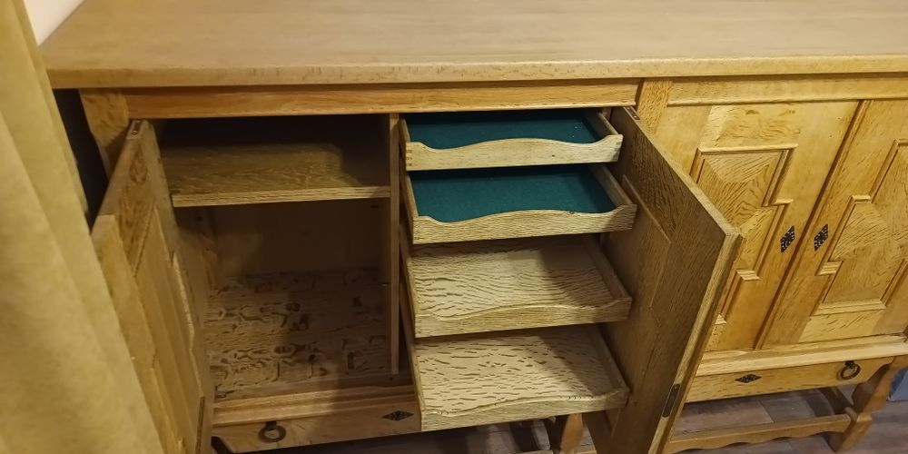 Скрин от масивна дъбова дъвесина