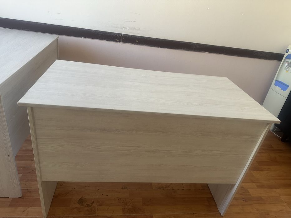 Стол письменный без тумбы