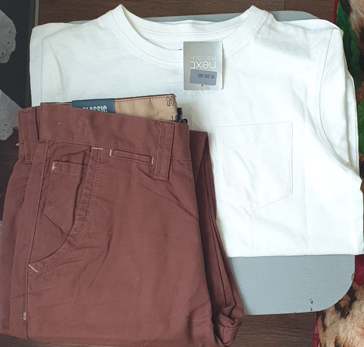 Брюки Чино и футболка Next на 9-10 лет, новые.
