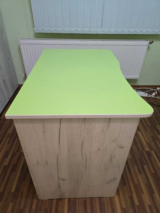 Ученическо бюро в отлично състояние