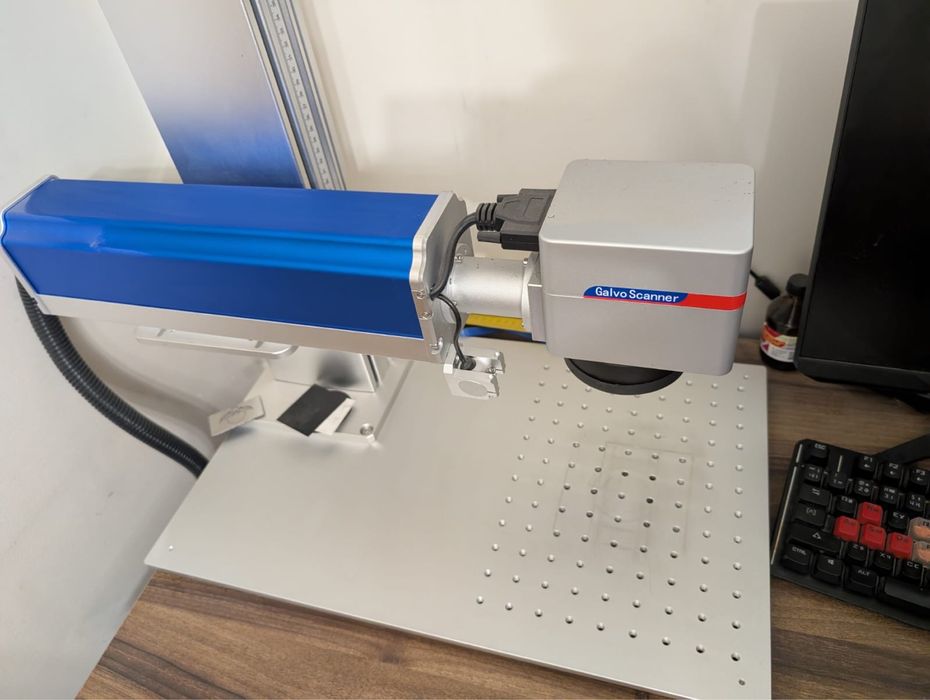 Лазерный маркиратор Лазерный маркиратор Raycus 30w