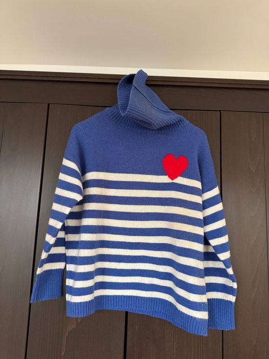 Пуловер / Поло на райета със сърце