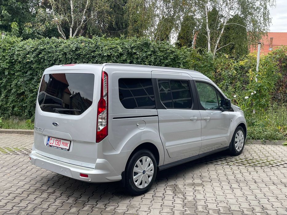Ford Tourneo Connect Maxi Titanium