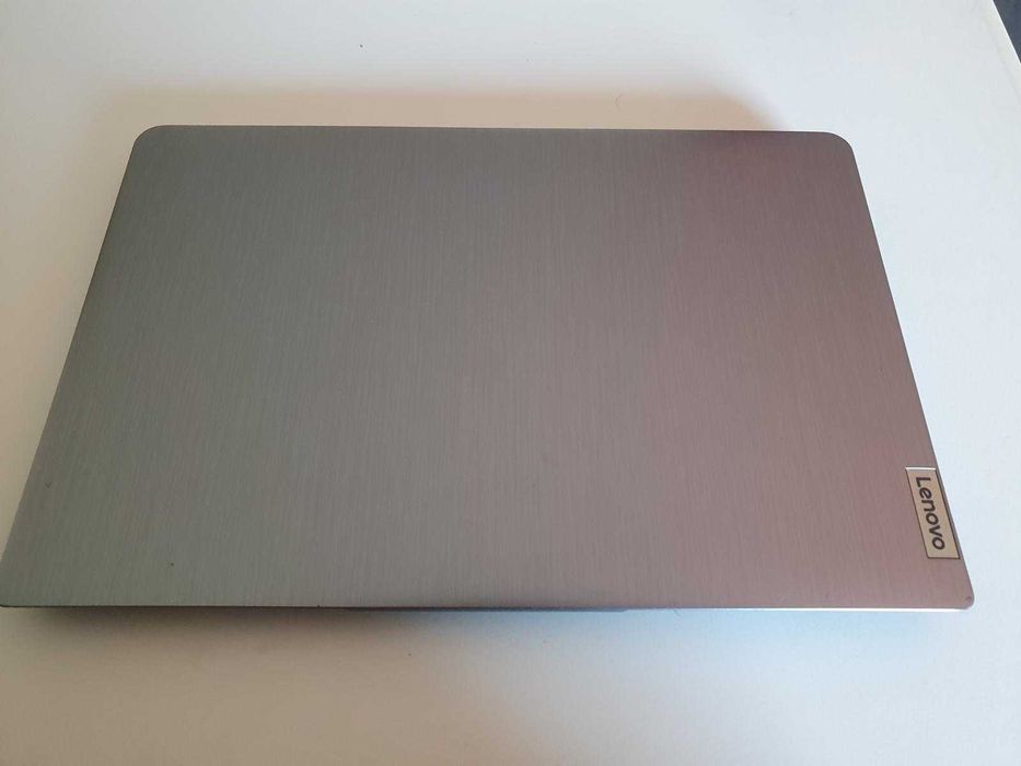 Лаптоп Lenovo IdeaPad 3 14ITL6 в много добро състояние.