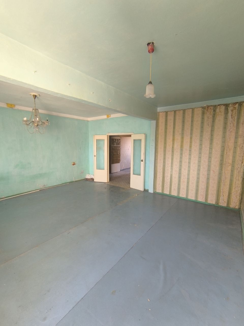 Срочно продаётся своя 4х-комн квартира. Сергели 4 ( начало) 92 м²