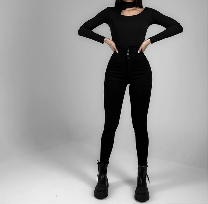 Брюки черные джинсы на высокой посадке