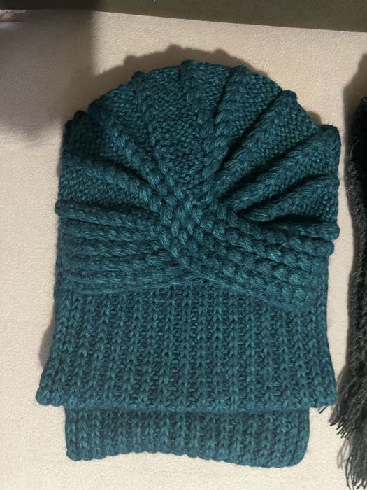 Caciuli angora și fulare lucrate manual