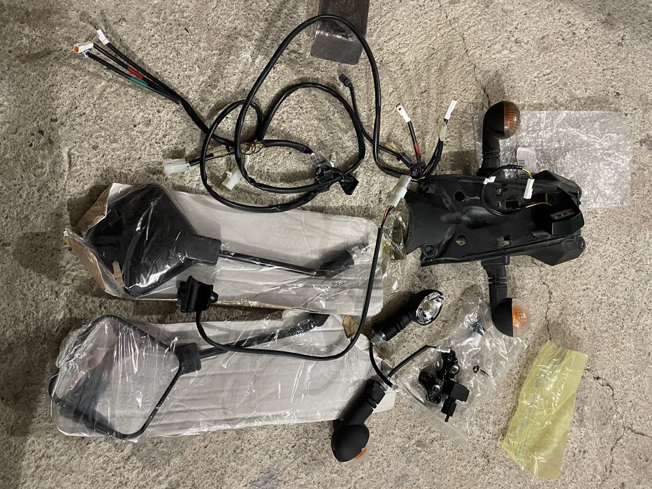 Огледала и мигачи за Husqvarba fe