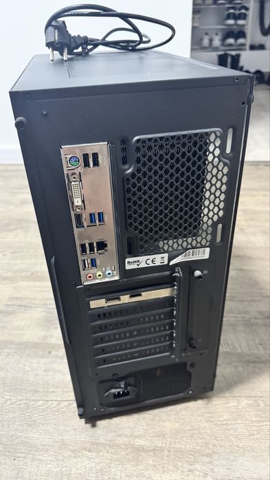 PC/Unitate Gaming Ryzen 5 5600X SSD