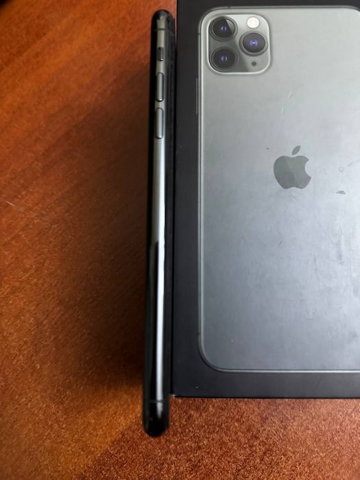 Iphone 11 pro max 256 gb holati yaxshi hamma narsasi radno kar dok bor